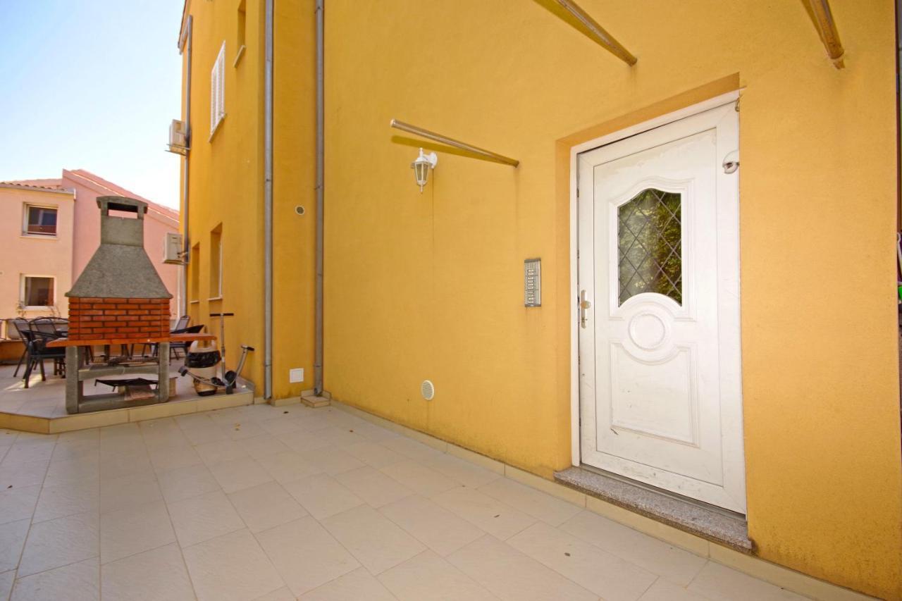 Apartment House Split Exterior photo
